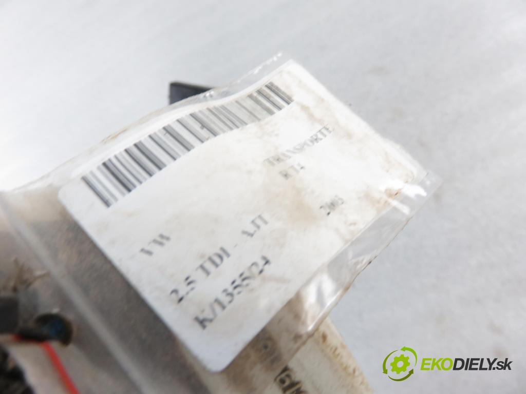 VW TRANSPORTER IV Skrzynia (70XA) BUS 2003 65,00 2.5 TDI - AJT 2461,00 senzor hladiny paliva 7D0919183 ; 220805001003