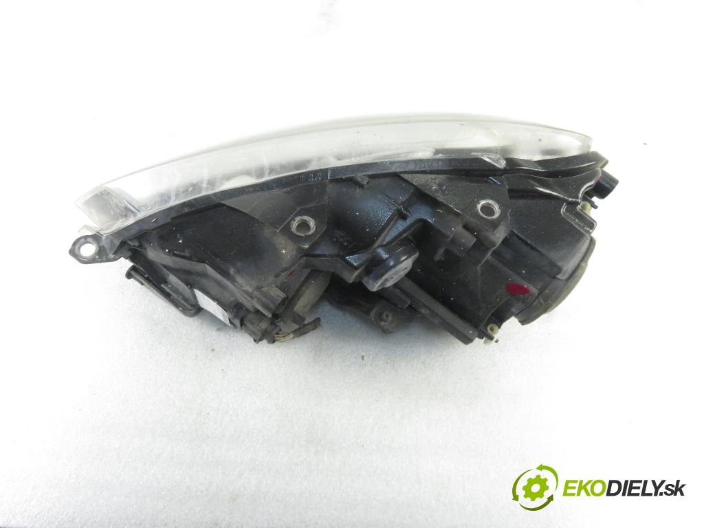 VW GOLF VI (5K1) HB 2012 77,00 1.6 TDI - CAYC 1598,00 Svetlo PP