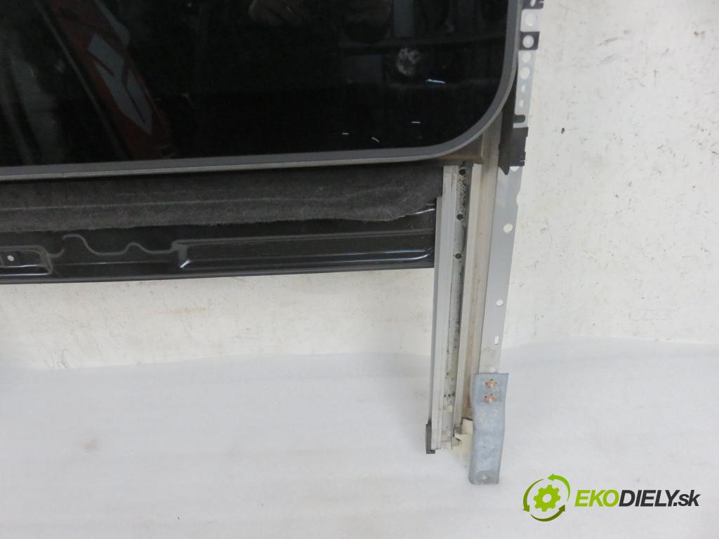 MAZDA CX-7 (ER) SUV 2011 0,00 2.2 MZR-CD AWD - R2AA 2184,00 střešní okno 7704217 (Okna karoserie)