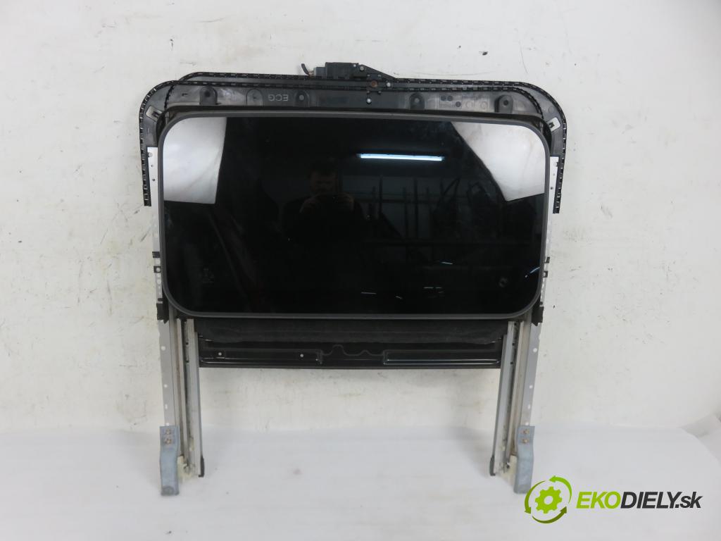 MAZDA CX-7 (ER) SUV 2011 0,00 2.2 MZR-CD AWD - R2AA 2184,00 střešní okno 7704217 (Okna karoserie)