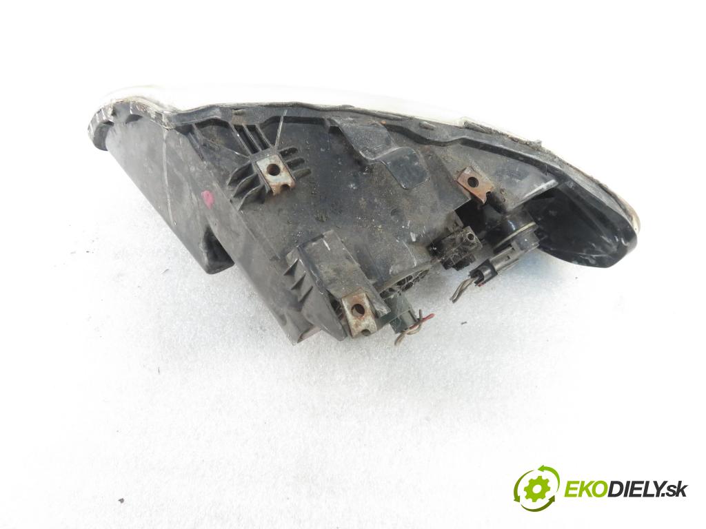 CHRYSLER VOYAGER IV (RG, RS) MINIVAN 2006 160,00 3.8 - EGH 3778,00 Svetlo PP