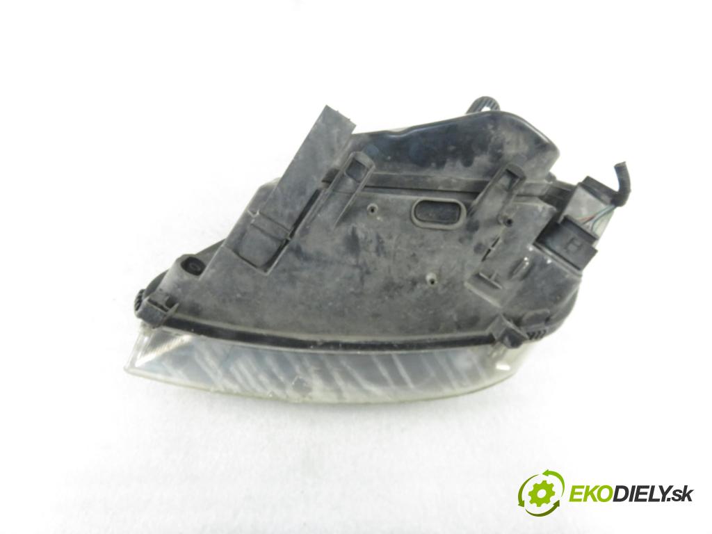 FORD FOCUS C-MAX (DM2) MINIVAN 2003 88,00 1.8 - CSDA 1798,00 Svetlo PP
