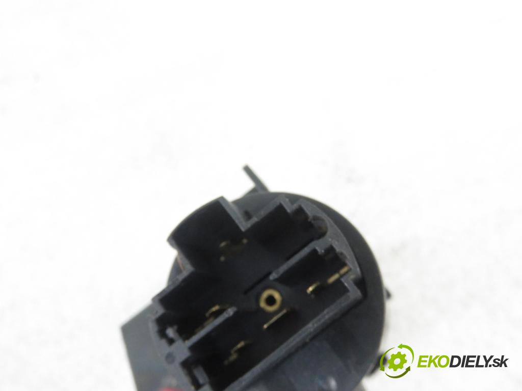 FIAT PANDA (169_) HB 2004 40,00 1.1 54 - 187 A1.000 1108,00 spinačka 468453610 ; 05521B365 (Spínacie skrinky a kľúče)