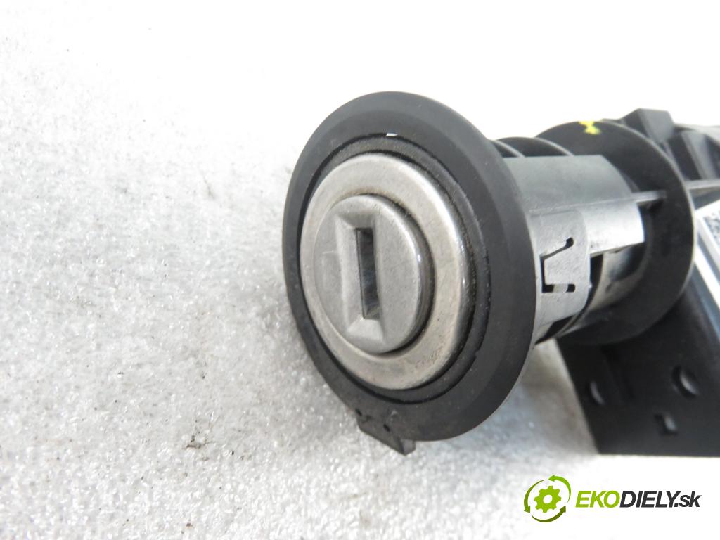 FIAT PANDA (169_) HB 2004 40,00 1.1 54 - 187 A1.000 1108,00 spinačka 468453610 ; 05521B365 (Spínacie skrinky a kľúče)