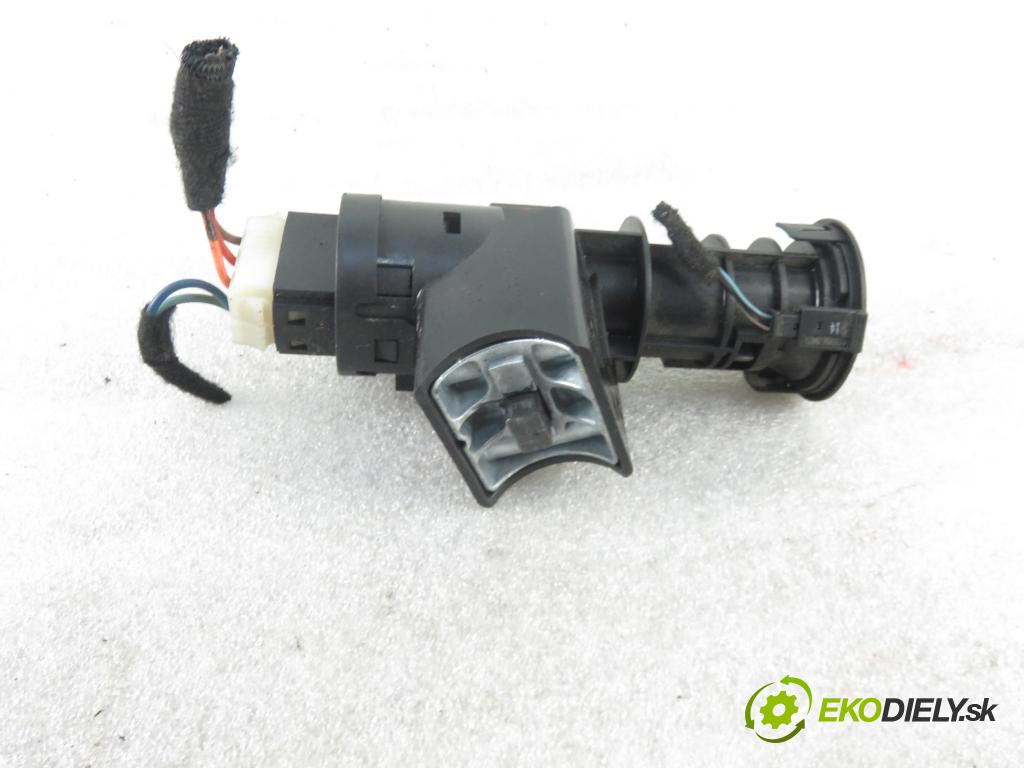 FIAT PANDA (169_) HB 2004 40,00 1.1 54 - 187 A1.000 1108,00 spinačka 468453610 ; 05521B365 (Spínacie skrinky a kľúče)