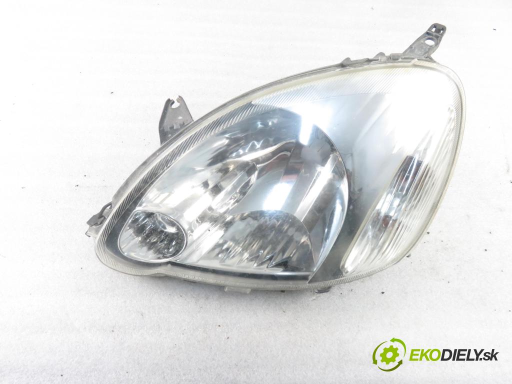 TOYOTA YARIS (_P1_) HB 2004 50,00 1.0 VVT- i 68 - 1SZ-FE 998,00 Svetlo LP 89007614 ; 811500D08