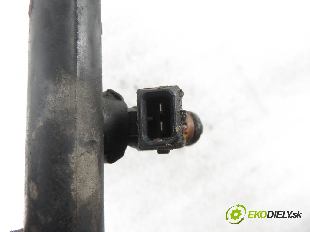 RENAULT THALIA I (LB0/1/2_) SEDAN 2004 0,00 1.4 16V - K4J 712 1390,00 Lišta vstrekovacia 8200139674C ; H029611 ; ITGM60 (Vstrekovacie lišty)