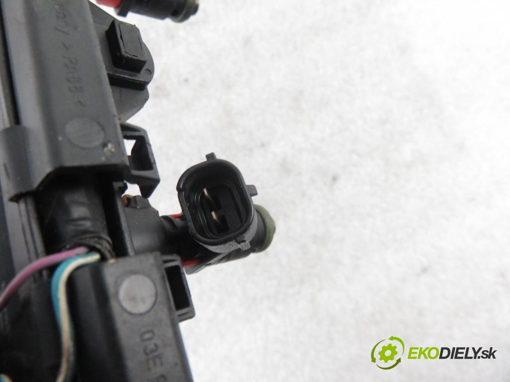 VW POLO (6R, 6C) HB 2010 44,00 1.2 - CGPB 1198,00 Lišta vstrekovacia 03E906031C ; 03E133320A ; 03E133319E (Vstrekovacie lišty)