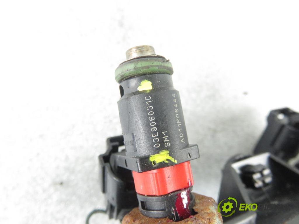 VW POLO (6R, 6C) HB 2010 44,00 1.2 - CGPB 1198,00 Lišta vstrekovacia 03E906031C ; 03E133320A ; 03E133319E (Vstrekovacie lišty)