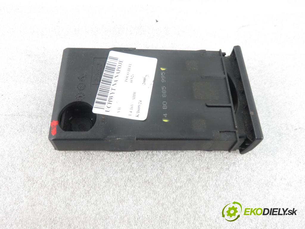 VW POLO (6N2) HB 2000 55,00 1.4 16V - AHW 1390,00 Držiak na nápoje 4B0885995 (Úchyty, držiaky na nápoje)