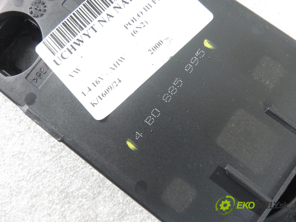 VW POLO (6N2) HB 2000 55,00 1.4 16V - AHW 1390,00 Držiak na nápoje 4B0885995 (Úchyty, držiaky na nápoje)