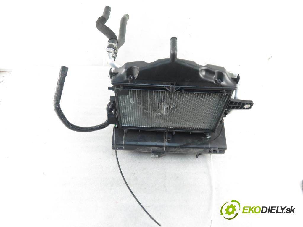 IVECO DAILY VI Furgon FURGON 2020 100,00 3.0 NaturalPower 136 - F1CFA401C 2998,00 topné těleso radiátor topení klimatizace 5S9020200 ; 5S9020100