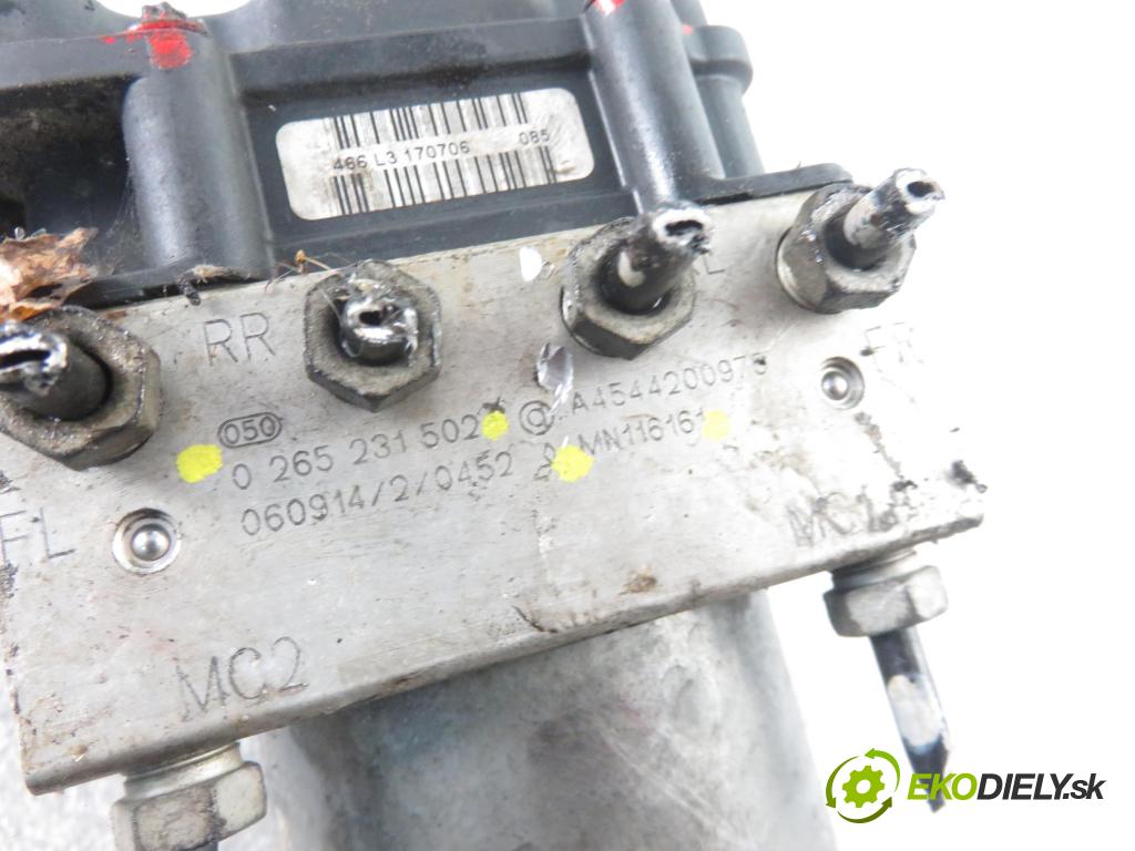 MITSUBISHI COLT VI (Z3_A, Z2_A) HB 2006 55,00 1.1 - 3A91 1124,00 Pumpa ABS 0265800403 ; 0265231502 ; MN116161 (Pumpy ABS)