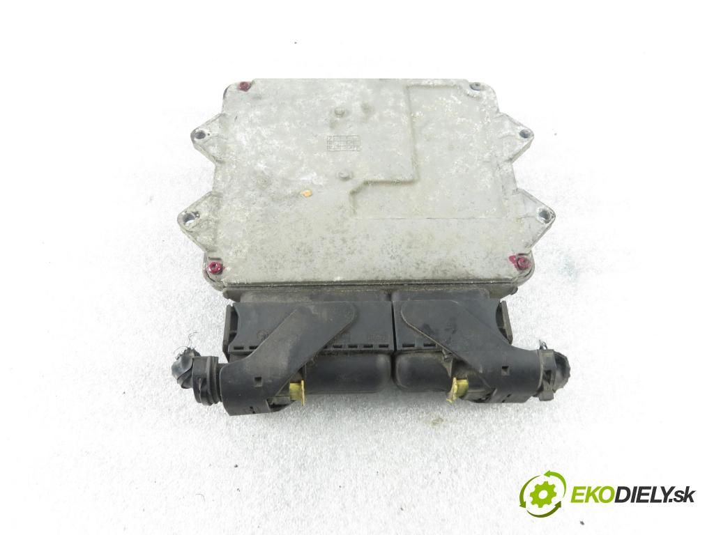 FIAT DOBLO Cargo (223_) FURGON 2005 55,00 1.3 D Multijet - 199 A2.000 1248,00 řídící jednotka motora 51784560