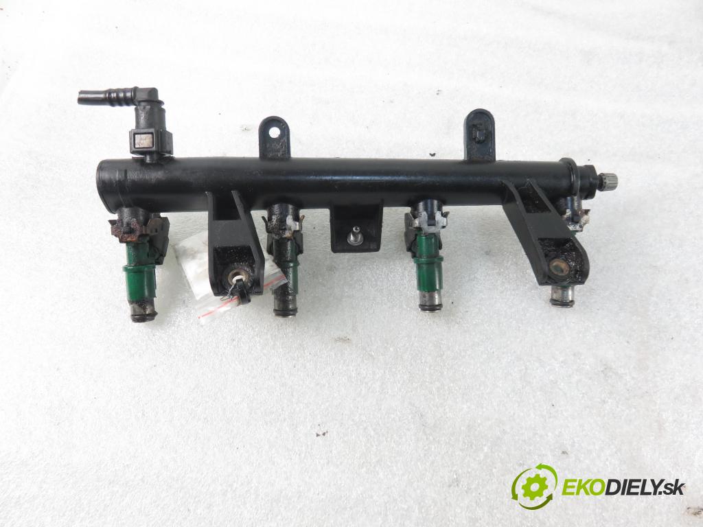 CITROEN BERLINGO FIRST Skrzynia (M_) FURGON 2007 55,00 1.4 i 75 - KFW 1360,00 Lišta vstrekovacia 9655833580 ; 01F023 (Vstrekovacie lišty)