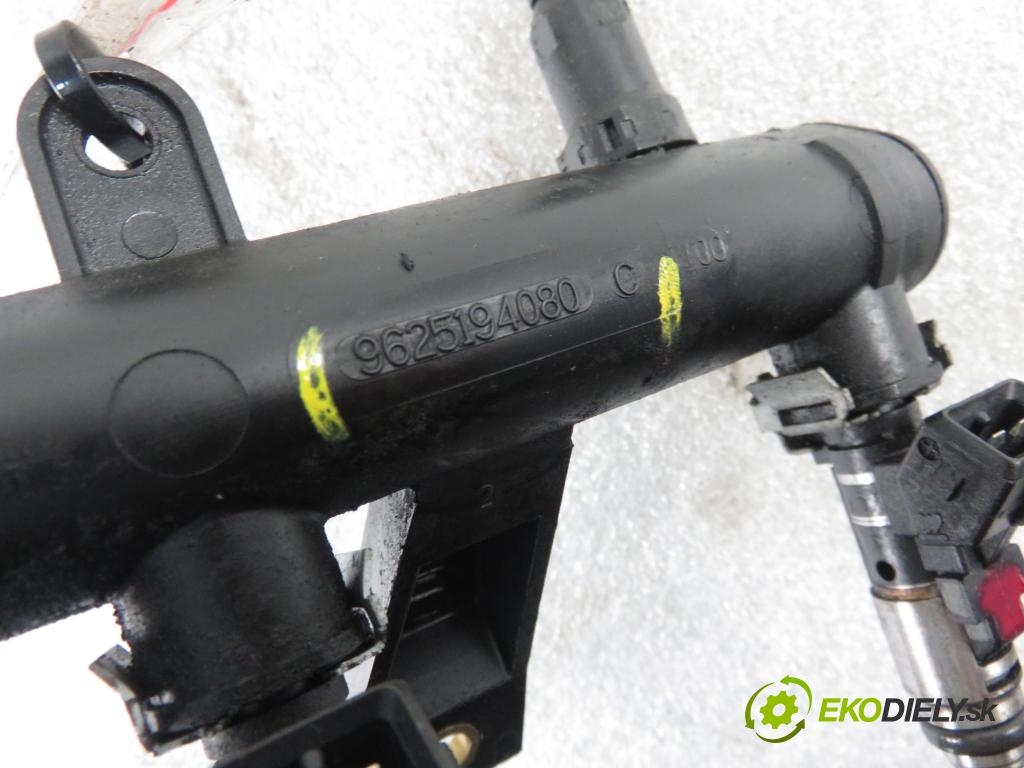 PEUGEOT 206 liftback (2A/C) HB 1999 44,00 1.1 60 - HFZ 1124,00 Lišta vstrekovacia 9625194080C ; IPM002 (Vstrekovacie lišty)