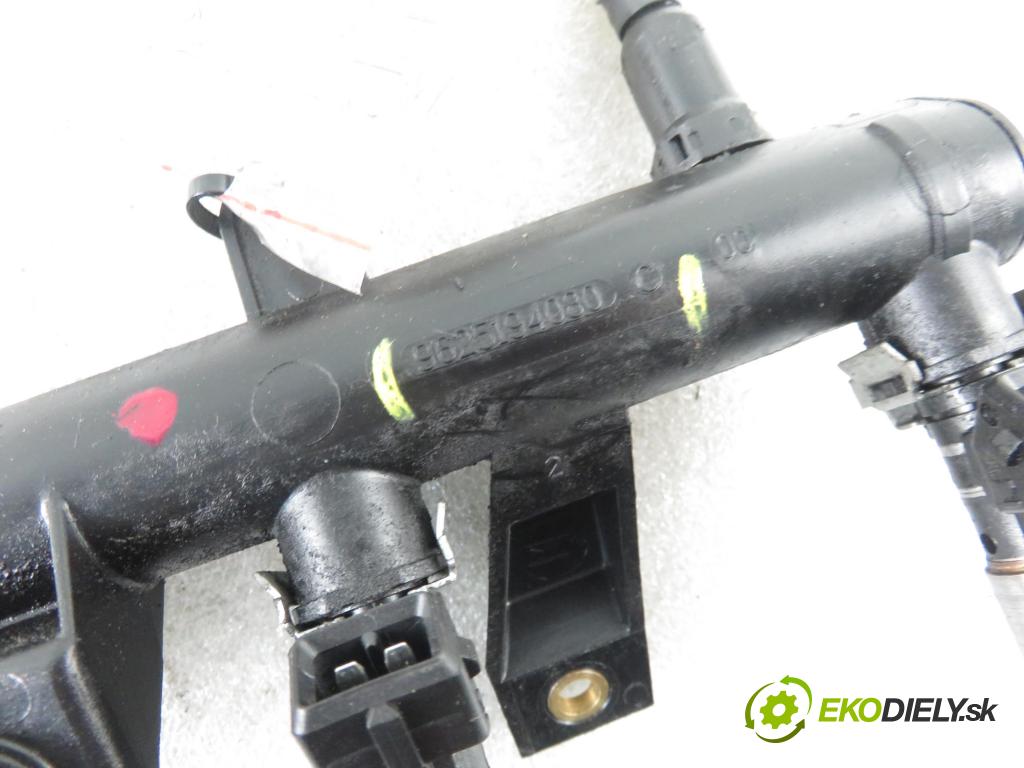 PEUGEOT 206 liftback (2A/C) HB 1999 44,00 1.1 60 - HFZ 1124,00 Lišta vstrekovacia 9625194080C ; IPM002 (Vstrekovacie lišty)