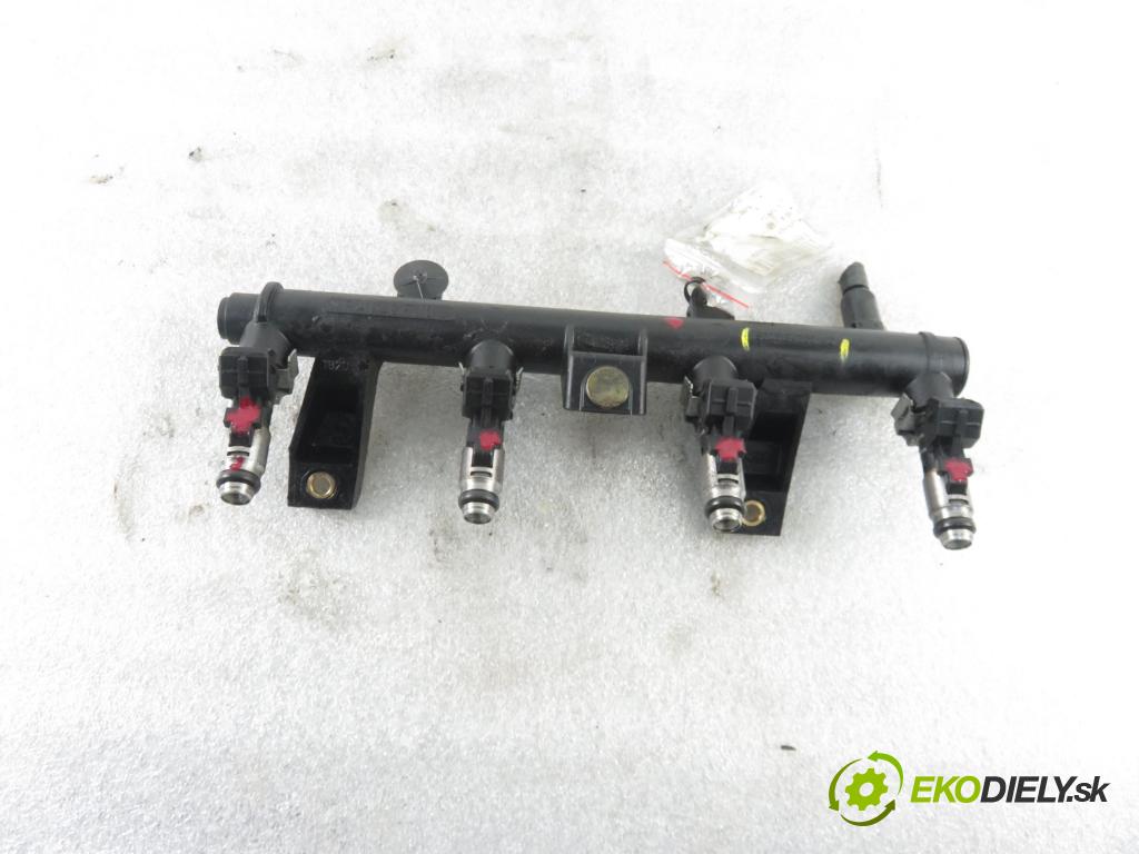 PEUGEOT 206 liftback (2A/C) HB 1999 44,00 1.1 60 - HFZ 1124,00 Lišta vstrekovacia 9625194080C ; IPM002 (Vstrekovacie lišty)