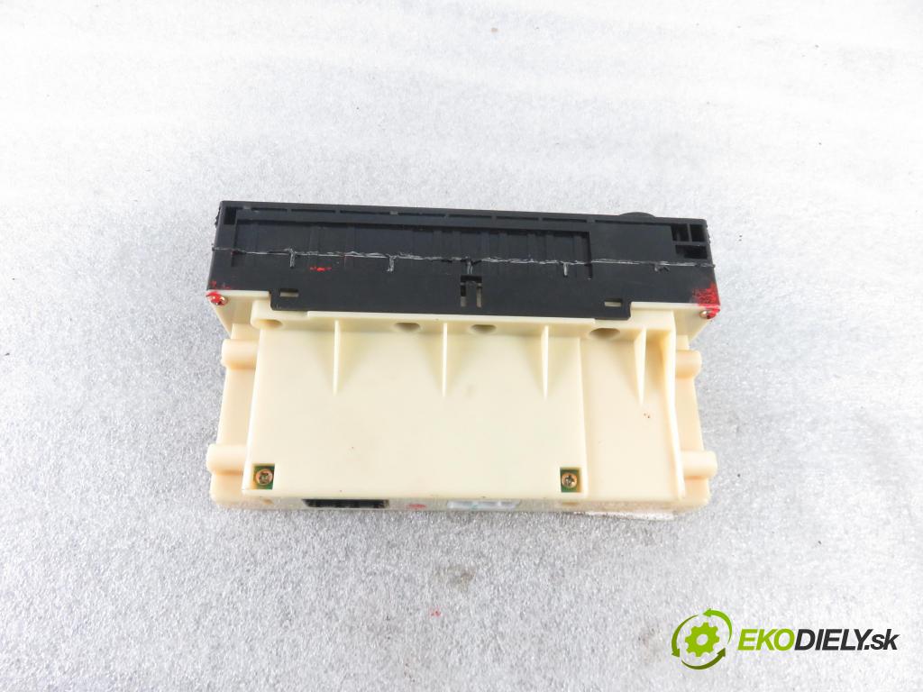 HONDA ACCORD VI (CK, CG, CH, CF8) SEDAN 2000 108,00 2.0 VTEC 147 - F20B6 1997,00 Panel kúrenia KLIMATRONIK 79600S1AN42