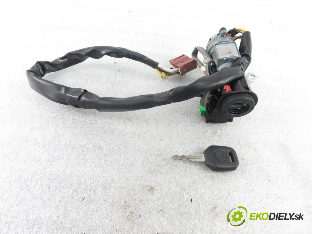 HONDA ACCORD VI (CK, CG, CH, CF8) SEDAN 2000 108,00 2.0 VTEC 147 - F20B6 1997,00 spinačka  (Spínacie skrinky a kľúče)