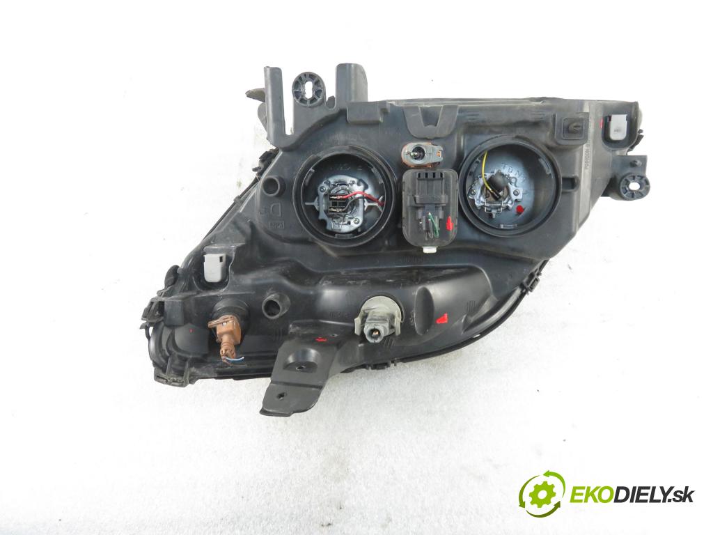 RENAULT SCENIC I (JA0/1_) MINIVAN 2002 75,00 1.9 dCi 102 - F9Q 732 1870,00 Svetlo PP 7700432097 ; 7701047600