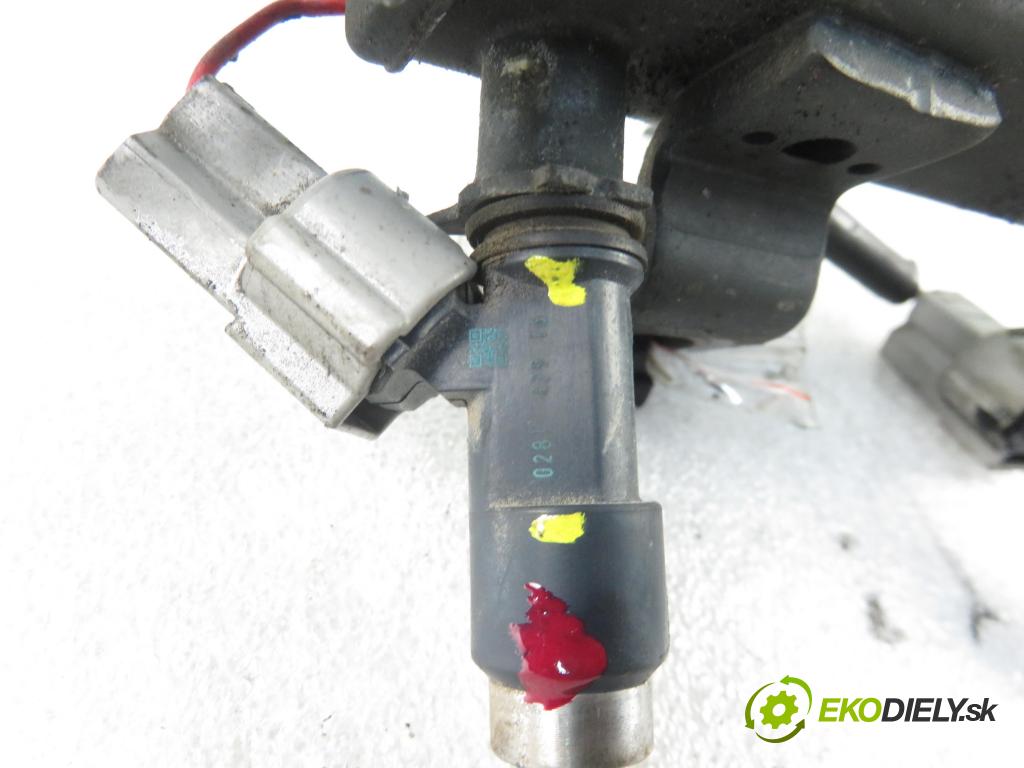 MITSUBISHI OUTLANDER I (CU_W) SUV 2005 118,00 2.4 4WD 160 (CU5W) - 4G69 2378,00 Lišta vstrekovacia 028142916 (Vstrekovacie lišty)