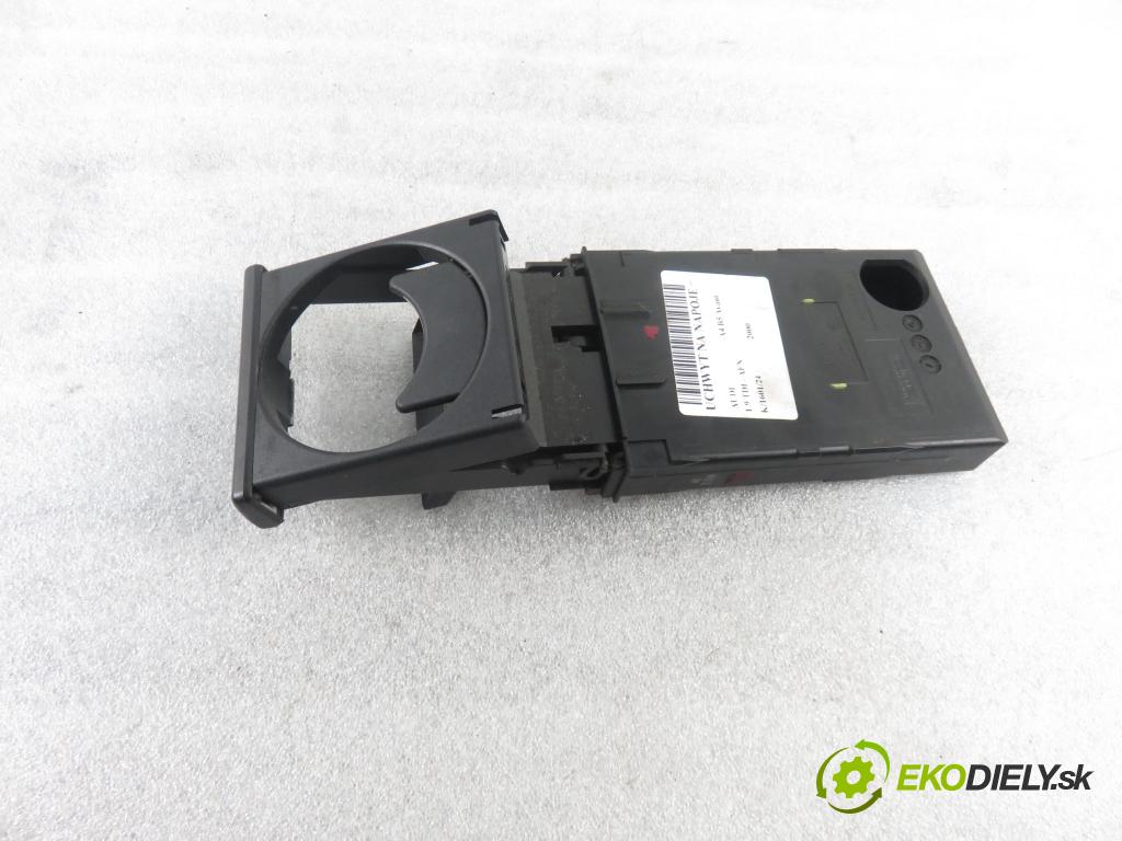 AUDI A4 Avant (8D5, B5) KOMBI 2000 81,00 1.9 TDI - AFN 1896,00 Držiak na nápoje 8D0862534A (Úchyty, držiaky na nápoje)