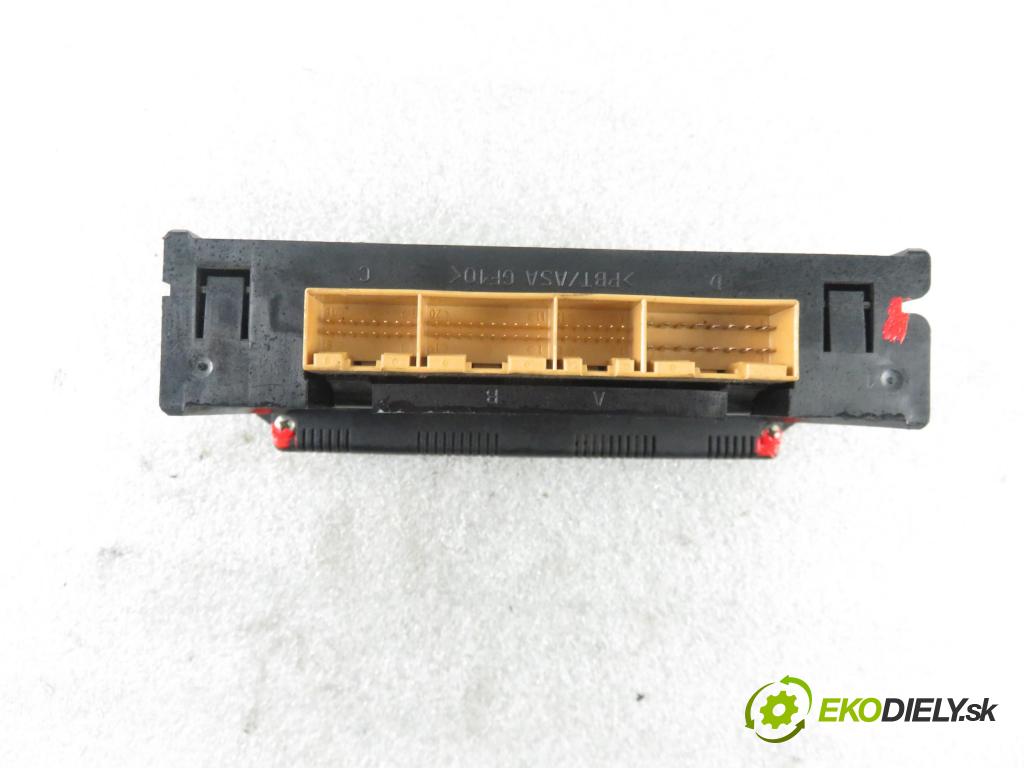 AUDI A4 (8D2, B5) SEDAN 1998 66,00 1.9 TDI - AHU 1896,00 Panel kúrenia KLIMATRONIK 8L0820043D ; 5HB00760804