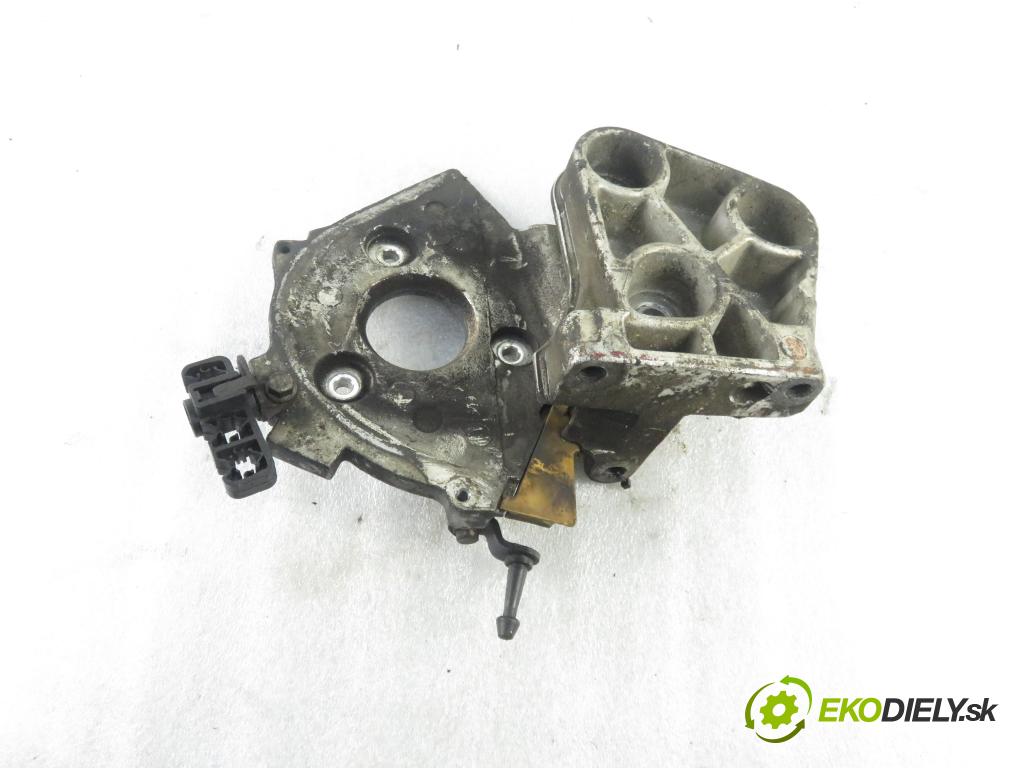 RENAULT MEGANE II (BM0/1_, CM0/1_) HB 2004 88,00 1.9 dCi 120 - F9Q 800 1870,00 Uchytenie pumpy vstrekovacej 8200240204