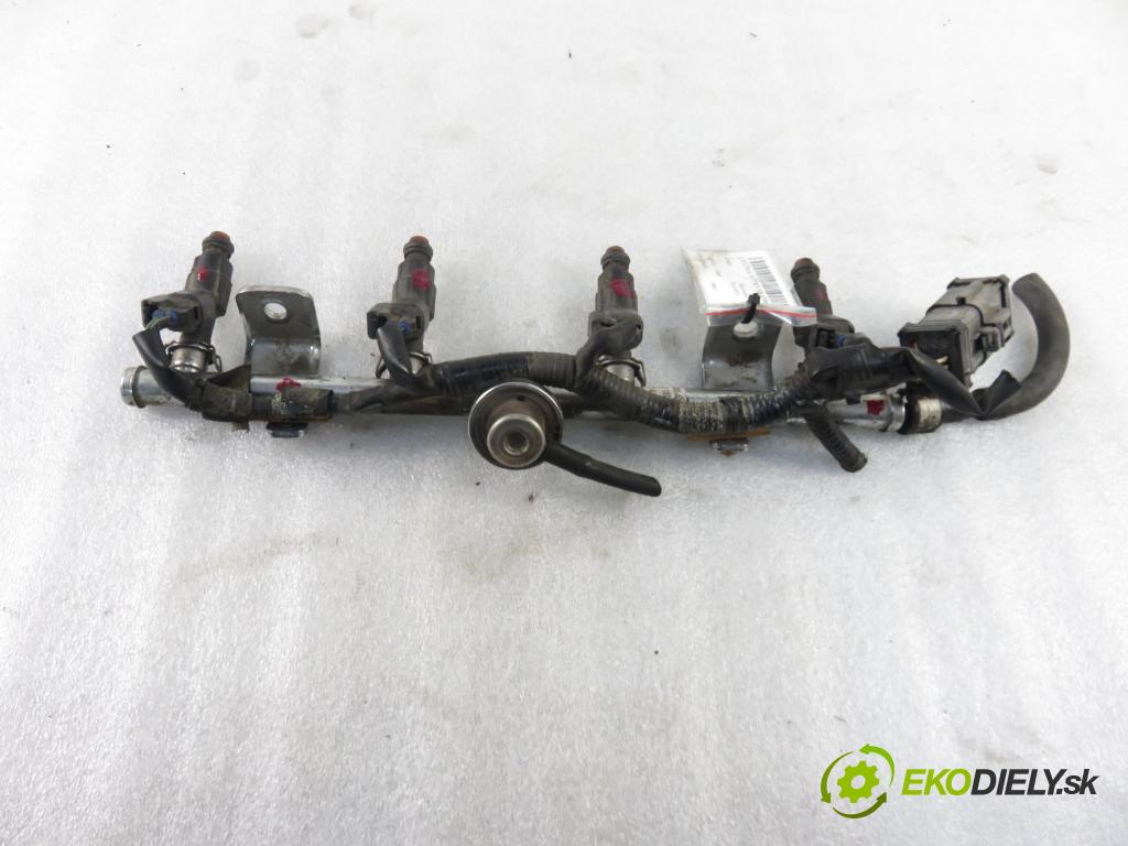 FORD MONDEO III (B5Y) LIFTBACK 2003 107,00 2.0 16V - CJBB 1999,00 Lišta vstrekovacia 4M8G9D280AA ; 0280156154 ; L36113150 (Vstrekovacie lišty)