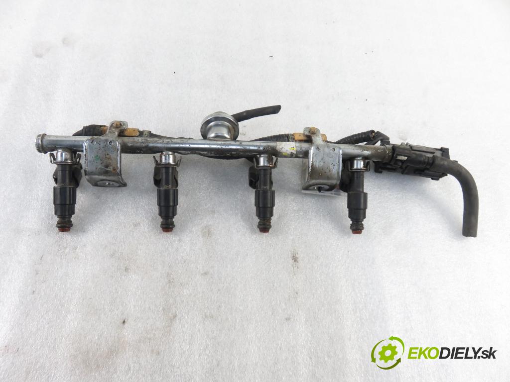 FORD MONDEO III (B5Y) LIFTBACK 2003 107,00 2.0 16V - CJBB 1999,00 Lišta vstrekovacia 4M8G9D280AA ; 0280156154 ; L36113150 (Vstrekovacie lišty)