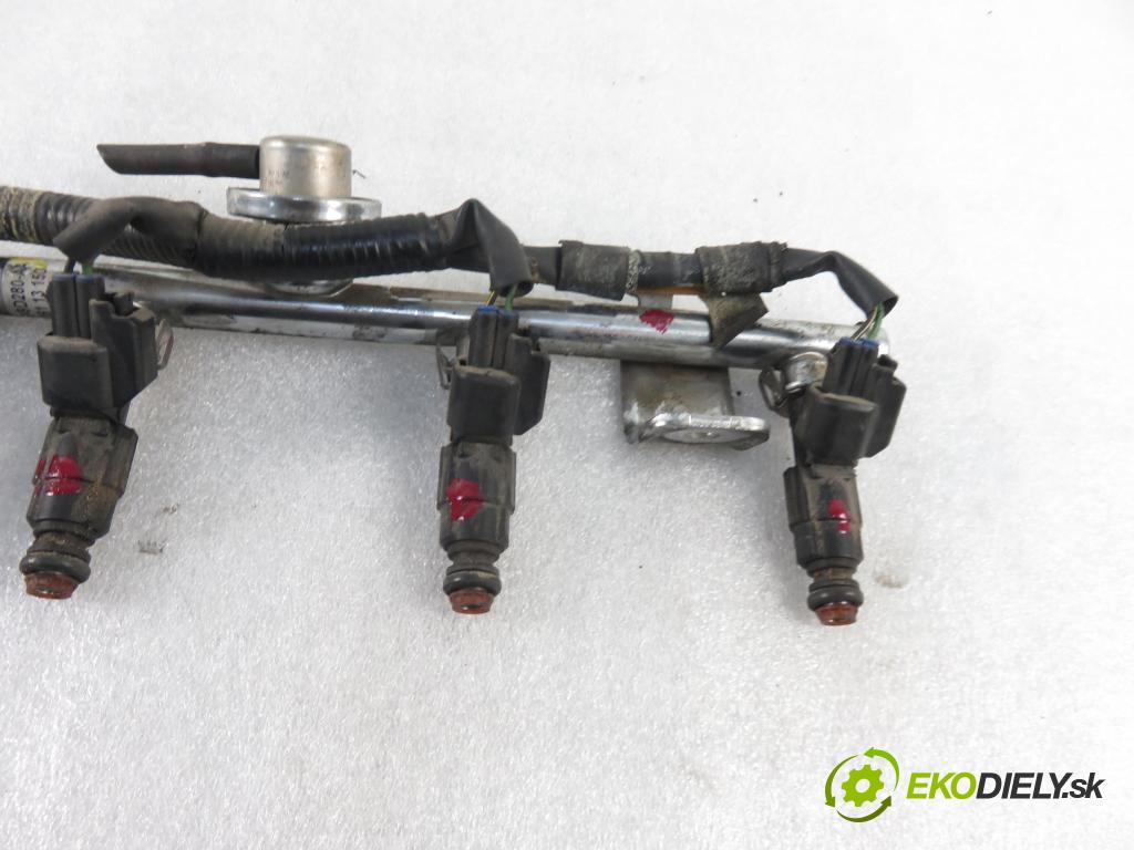 FORD MONDEO III (B5Y) LIFTBACK 2003 107,00 2.0 16V - CJBB 1999,00 Lišta vstrekovacia 4M8G9D280AA ; 0280156154 ; L36113150 (Vstrekovacie lišty)