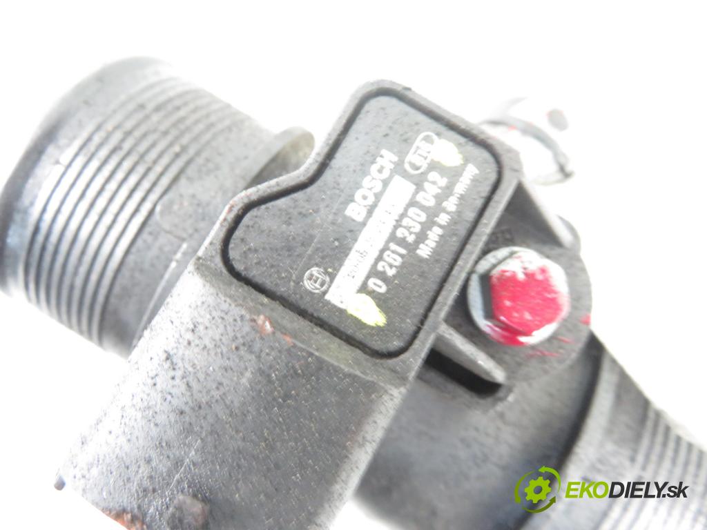 IVECO DAILY VI Furgon FURGON 2020 100,00 3.0 NaturalPower 136 - F1CFA401C 2998,00 váha vzduchu vzduchu 504208311 ; 0261230042