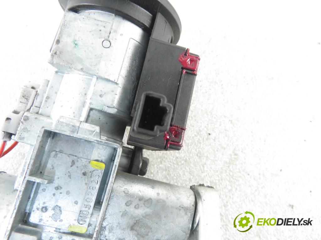 NISSAN NOTE (E11, NE11) MINIVAN 2011 65,00 1.4 - CR14DE 1386,00 spinačka N0502823 ; 28590AX600 ; 5WK46550 (Spínacie skrinky a kľúče)