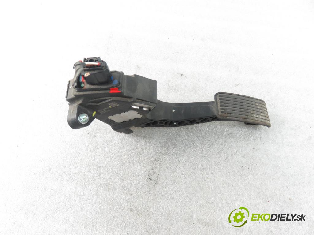 CITROEN C1 (PM_, PN_) HB 2012 50,00 1.0 12V R3 68 - 1KR-FE 998,00 Potenciometer plynu 781100H031 (Pedále)