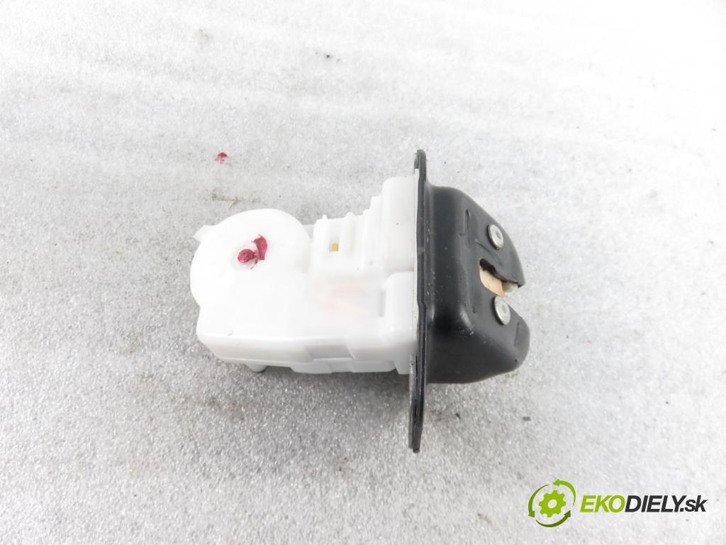 NISSAN NOTE (E11, NE11) MINIVAN 2011 65,00 1.4 - CR14DE 1386,00 zámok dveří kufr EL.