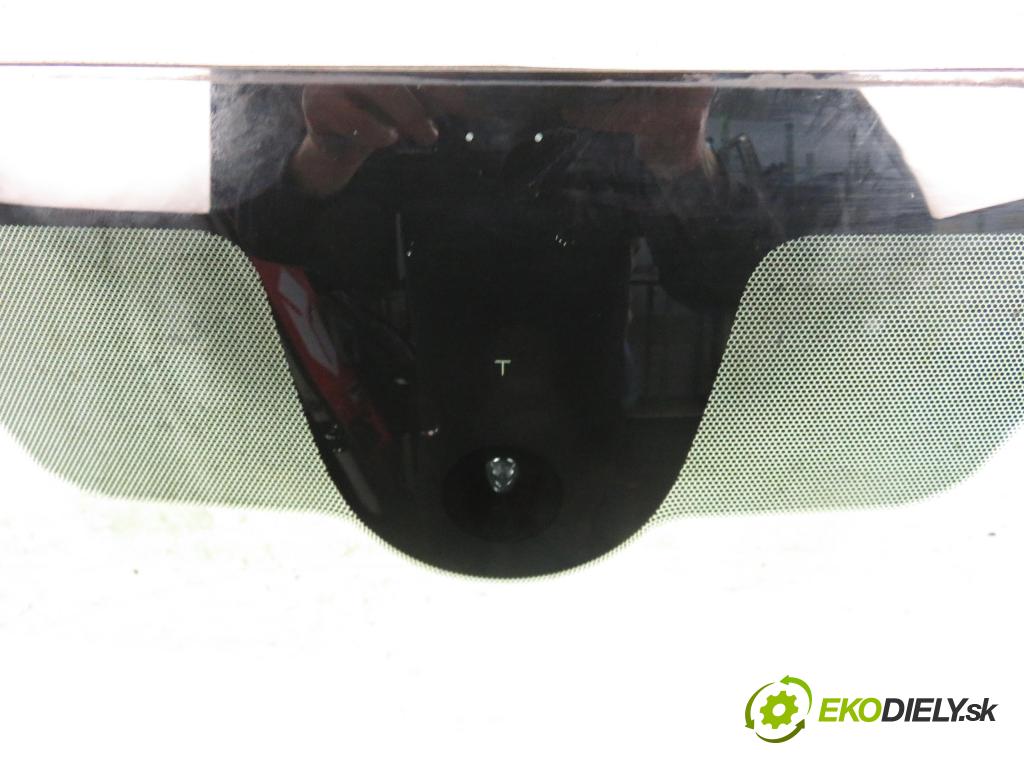 NISSAN NOTE (E11, NE11) MINIVAN 2011 65,00 1.4 - CR14DE 1386,00 Okno čelná