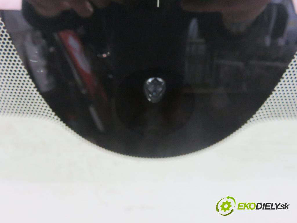 NISSAN NOTE (E11, NE11) MINIVAN 2011 65,00 1.4 - CR14DE 1386,00 Okno čelná