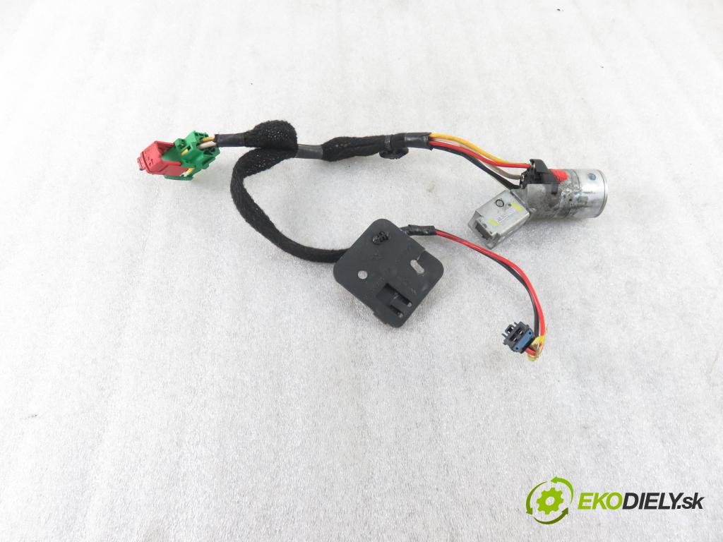 PEUGEOT 307 (3A/C) HB 2002 66,00 2.0 HDi 90 - RHY (DW10TD) 1997,00 spinačka 36353100 (Spínacie skrinky a kľúče)