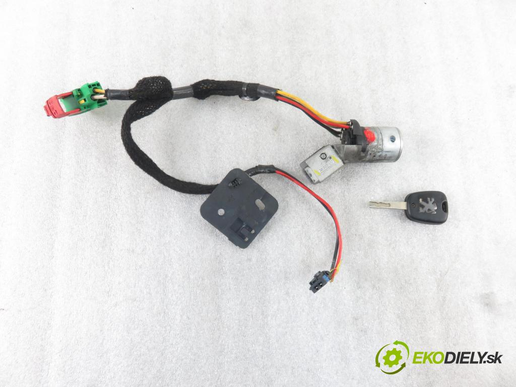 PEUGEOT 307 (3A/C) HB 2002 66,00 2.0 HDi 90 - RHY (DW10TD) 1997,00 spinačka 36353100 (Spínacie skrinky a kľúče)