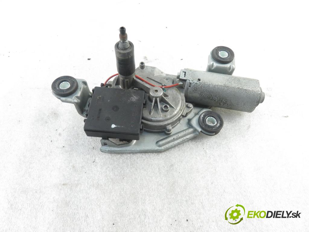 LAND ROVER RANGE ROVER III (L322) SUV 2006 130,00 3.0 D 4x4 - 306D1 2926,00 motorek stěrače ZADNÍ: 0390201571