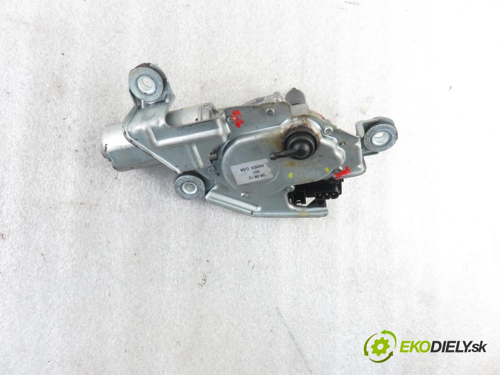 LAND ROVER RANGE ROVER III (L322) SUV 2006 130,00 3.0 D 4x4 - 306D1 2926,00 motorek stěrače ZADNÍ: 0390201571