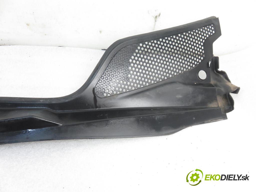 CITROEN C4 I (LC_) HB 2005 80,00 1.6 16V - NFU (TU5JP4) 1587,00 Torpédo, plast pod čelné okno 96583760XT (Torpéda)