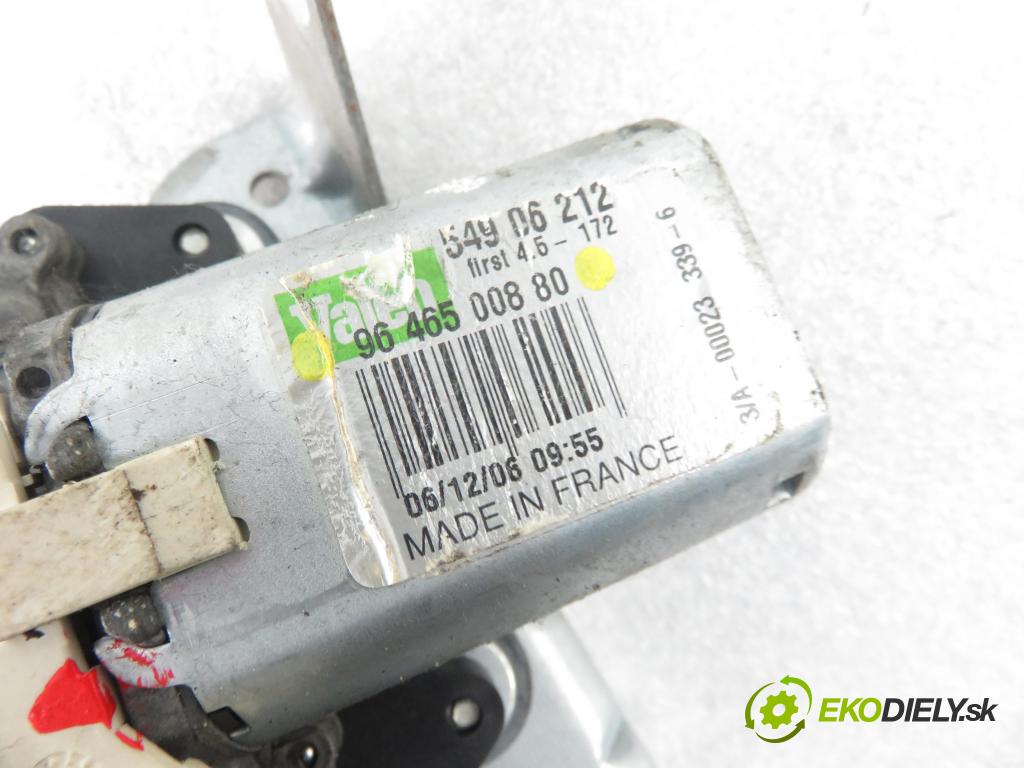 PEUGEOT 407 SW (6E_) KOMBI 2007 100,00 2.0 HDi 135 - RHR 1997,00 motorek stěrače ZADNÍ: 9646500880