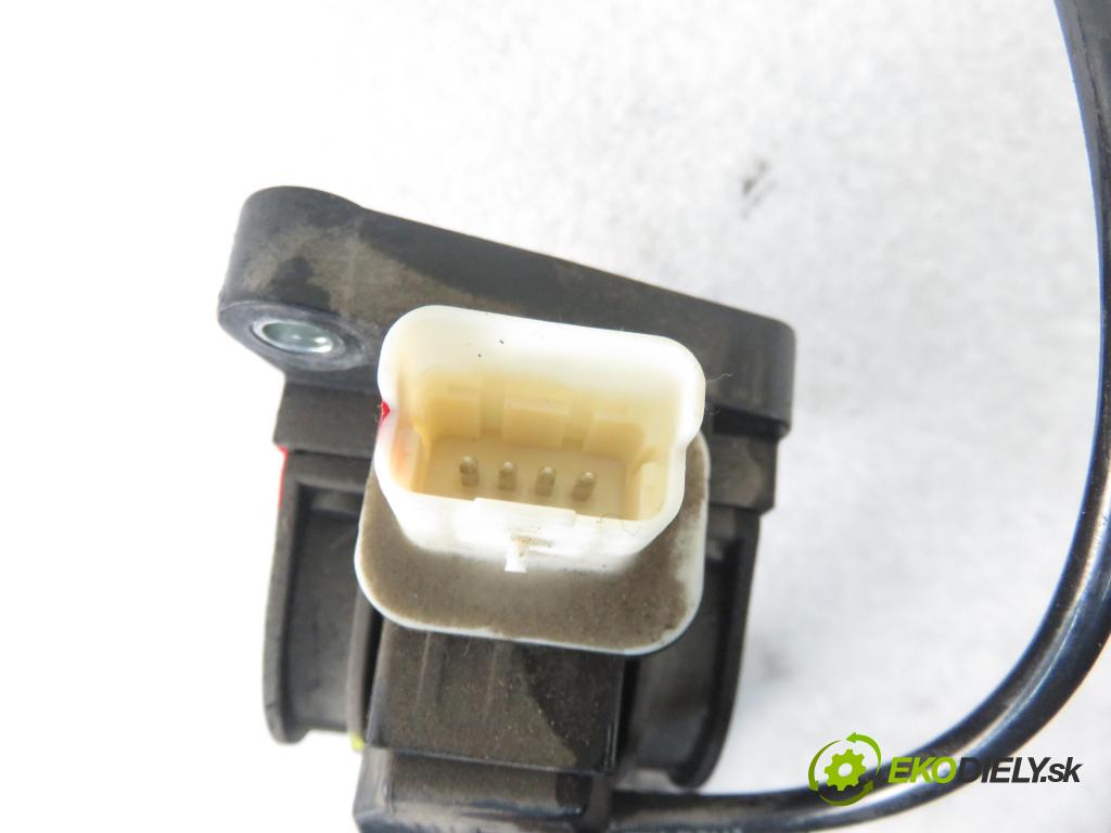 PEUGEOT 407 SW (6E_) KOMBI 2007 100,00 2.0 HDi 135 - RHR 1997,00 Potenciometer plynu 9650341780 ; 0280755012 (Pedále)