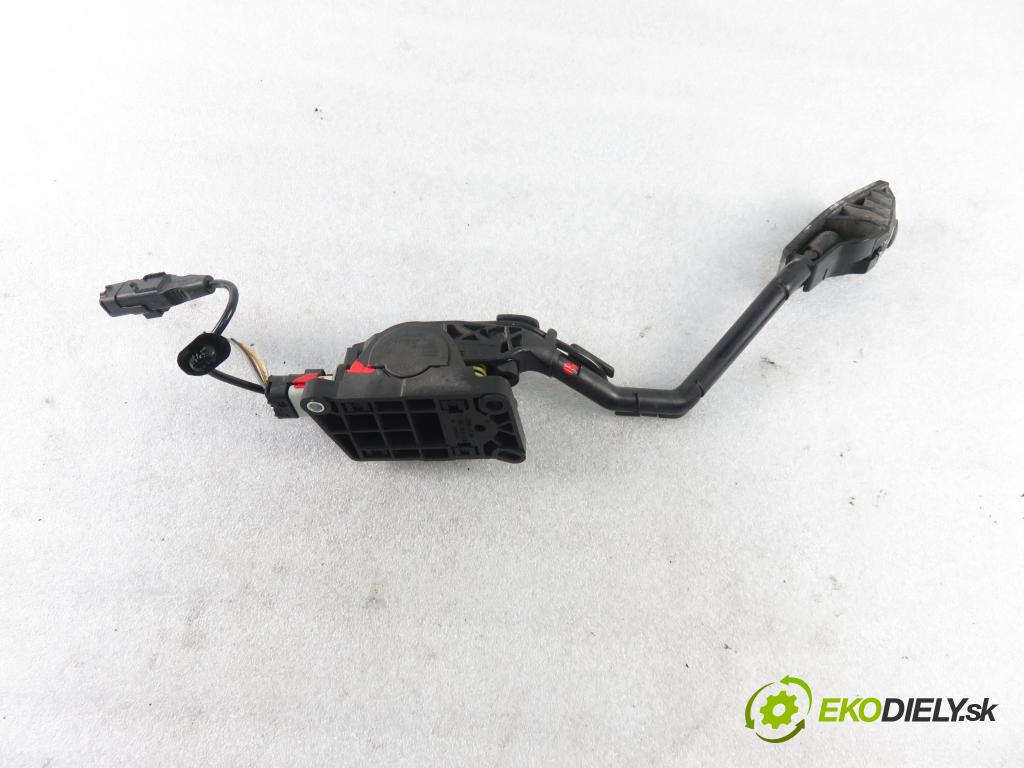 PEUGEOT 407 SW (6E_) KOMBI 2007 100,00 2.0 HDi 135 - RHR 1997,00 Potenciometer plynu 9650341780 ; 0280755012 (Pedále)