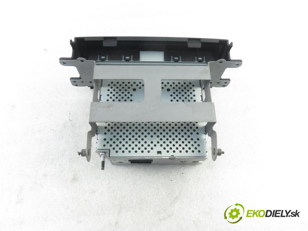 FIAT SEDICI (189_) CROSSOVER 2007 88,00 1.9 D Multijet 120 4x4 - D19AA 1910,00 RADIO CD 3910179JB