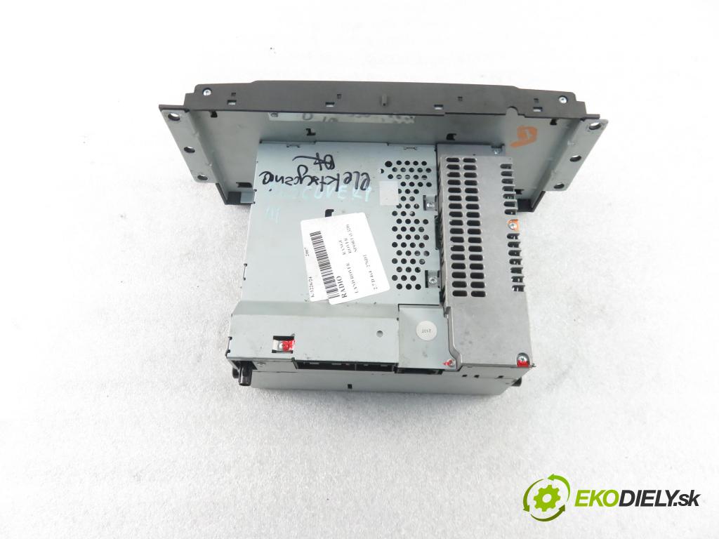 LAND ROVER RANGE ROVER SPORT (L320) SUV 2007 140,00 2.7 TDV6 4x4 190 - 276DT (PSA) 2720,00 RADIO CD VUX500490