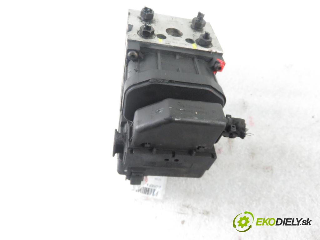 AUDI A4 (8D2, B5) SEDAN 1998 66,00 1.9 TDI - AHU 1896,00 Pumpa ABS 0273004281 ; 0265216559 (Pumpy ABS)