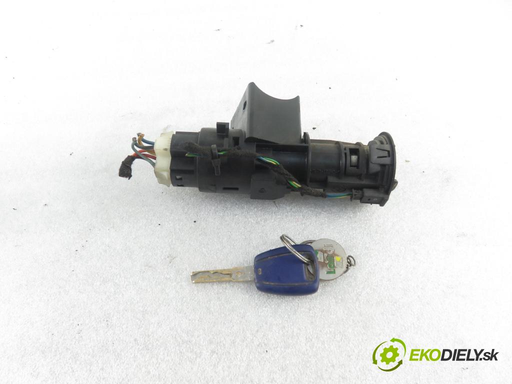 FIAT DOBLO Cargo (223_) FURGON 2001 74,00 1.9 JTD 100 - 182 B9.000 1910,00 spinačka  (Spínacie skrinky a kľúče)